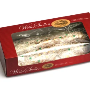 Geschlossener roter und mit dem Logo bedruckter Karton mit Sichtfenster, durch das man den in Klarsicht verpackten Weihs-Stollen sehen kann.